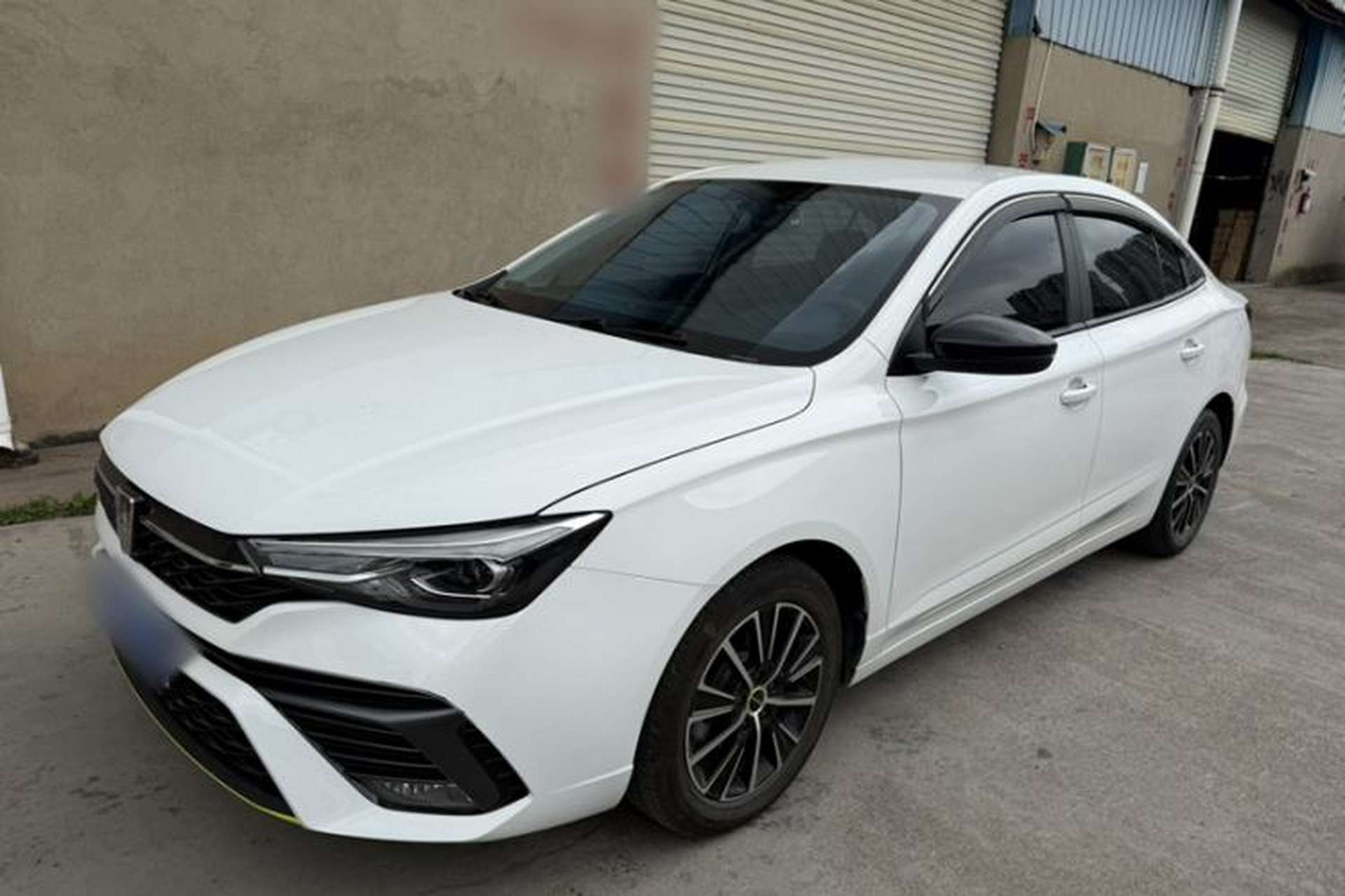 Used Roewe i5 2021 1.5L Manual Platinum Edition Front Left 45 Deg