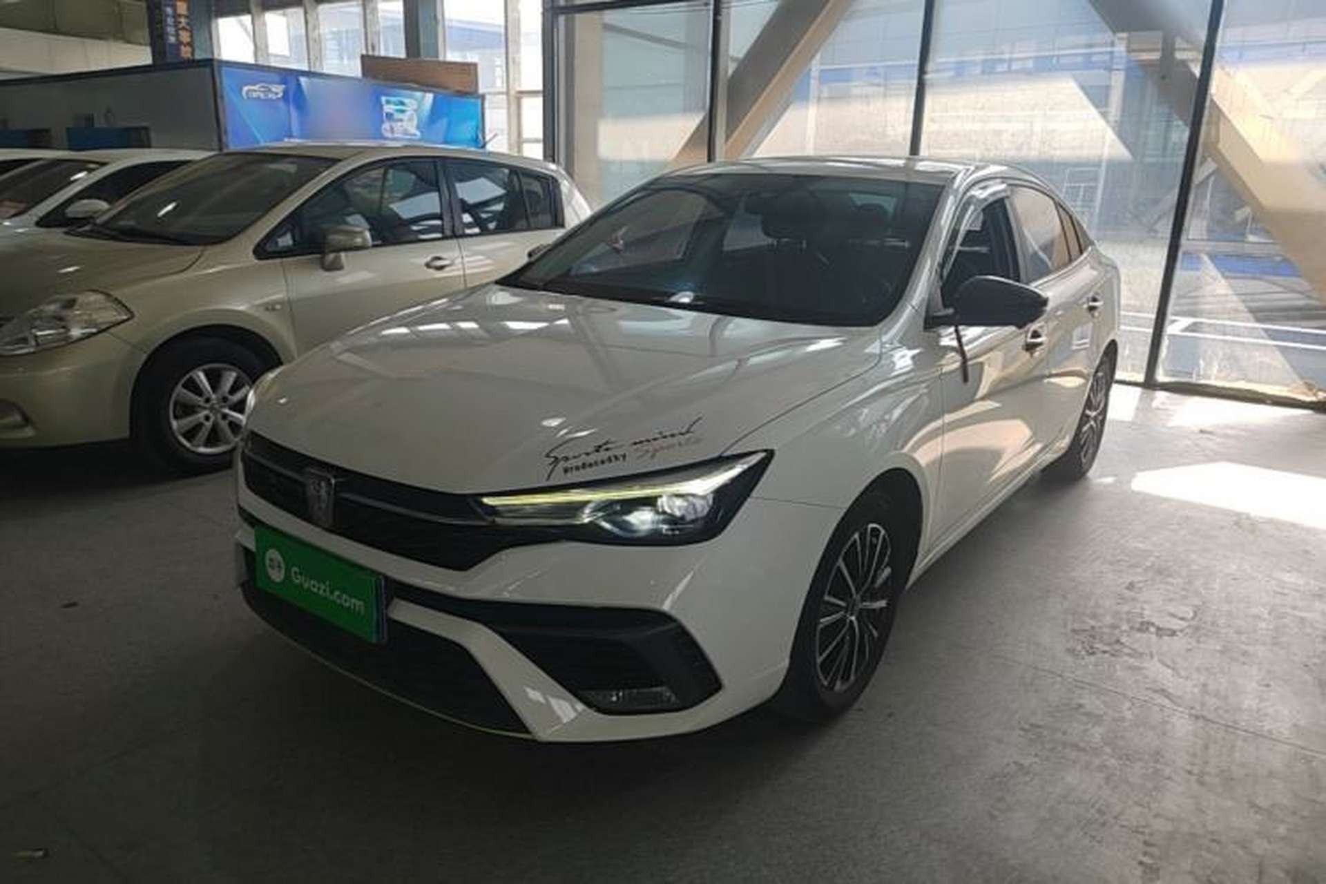 Used Roewe i5 2021 1.5L CVT Diamond Edition Front Left 45 Deg