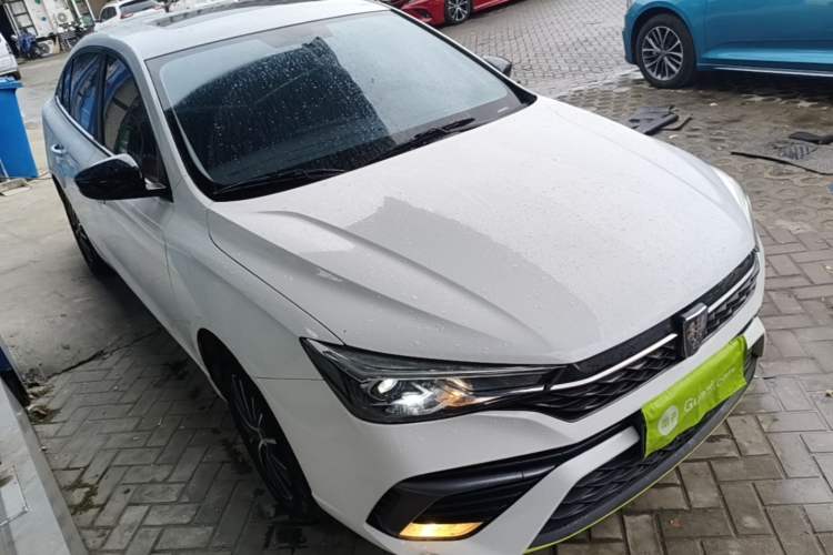 Used Roewe i5 2021 1.5L CVT Platinum Edition Front Right 45 Deg
