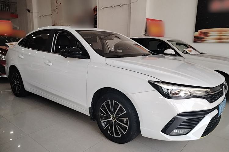 Used Roewe i5 2021 Revised Version 1.5L CVT Diamond Edition Front Right 45 Deg