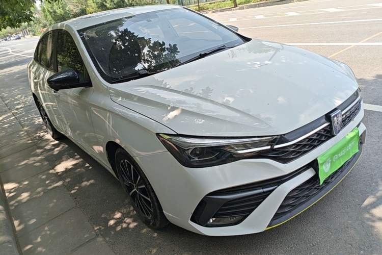 Used Roewe i5 2021 1.5L CVT Diamond Edition Front Right 45 Deg
