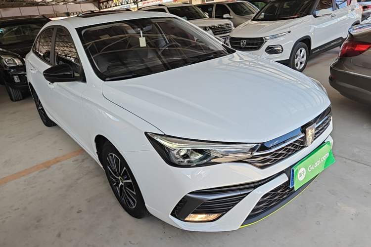 Used Roewe i5 2021 Revised Version 1.5L CVT Diamond Edition Front Right 45 Deg