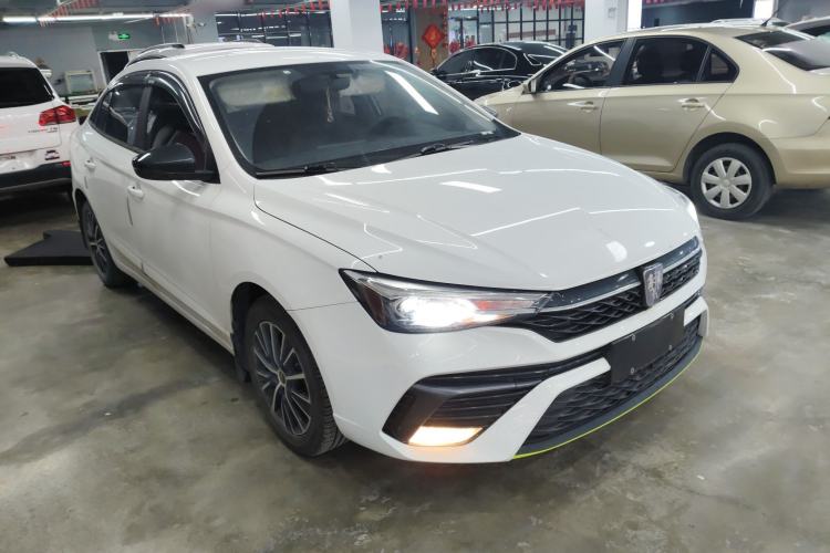 Used Roewe i5 2021 1.5L Manual Platinum Edition Front Right 45 Deg