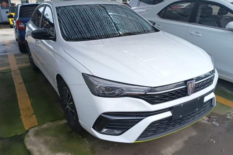 Used Roewe i5 2021 1.5L CVT Platinum Edition Front Right 45 Deg