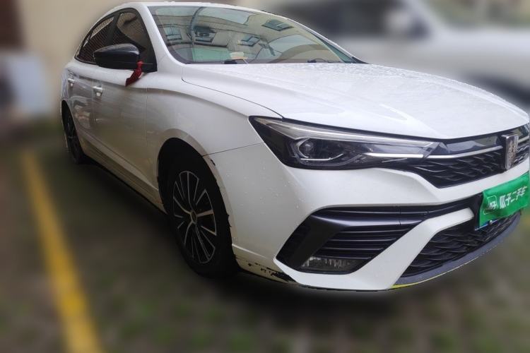 Used Roewe i5 2021 1.5L Manual Platinum Edition Front Right 45 Deg