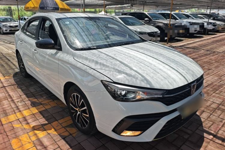 Used Roewe i5 2021 1.5L CVT Platinum Edition Front Right 45 Deg