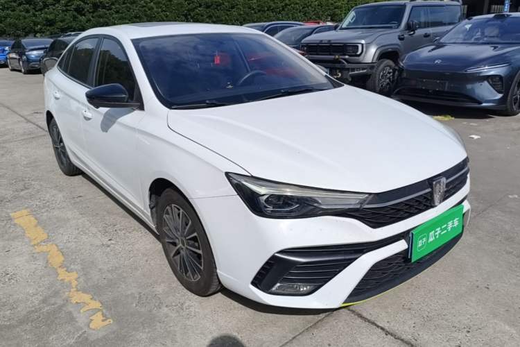 Used Roewe i5 2021 1.5L CVT Diamond Edition Front Right 45 Deg