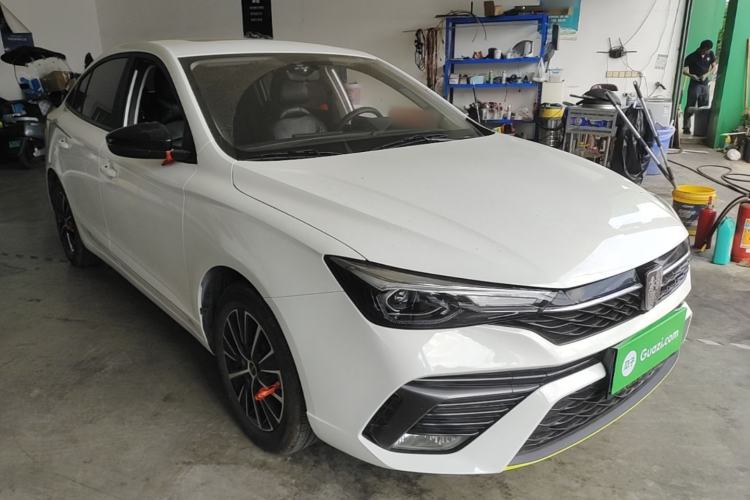 Used Roewe i5 2021 1.5L CVT Platinum Edition Front Right 45 Deg