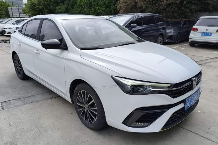 Used Roewe i5 2021 1.5L CVT Diamond Edition Front Right 45 Deg