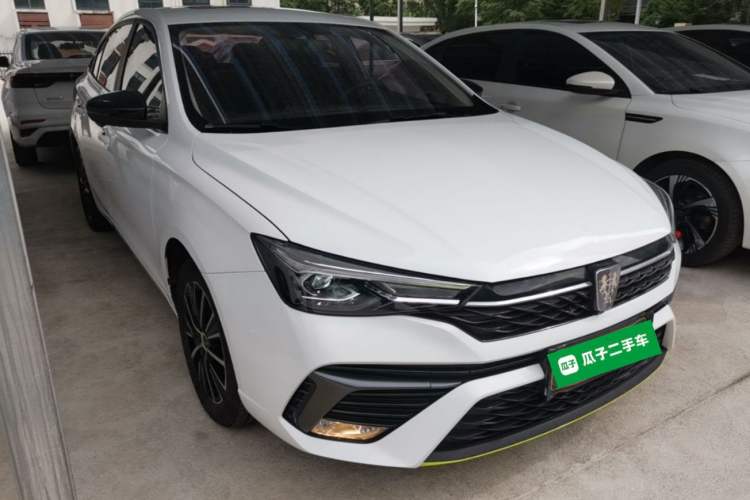 Used Roewe i5 2021 1.5L CVT Diamond Edition Front Right 45 Deg
