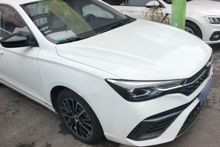 Used Roewe i5 2021 1.5L Manual Diamond Edition Front Right 45 Deg