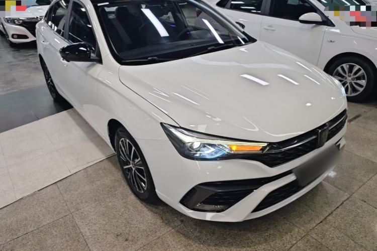 Used Roewe i5 2021 Revised Version 1.5L CVT Diamond Edition Front Right 45 Deg