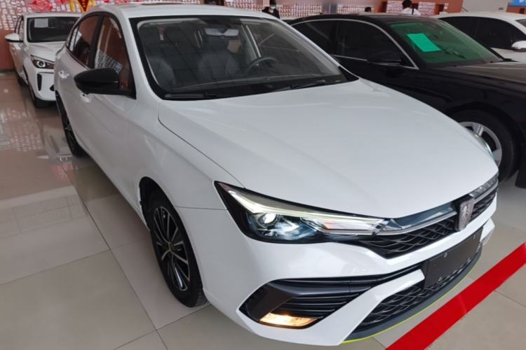 Used Roewe i5 2021 Revised Version 1.5L CVT Diamond Edition Front Right 45 Deg