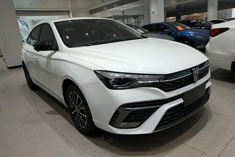 Used Roewe i5 2021 1.5L CVT Diamond Edition Front Right 45 Deg