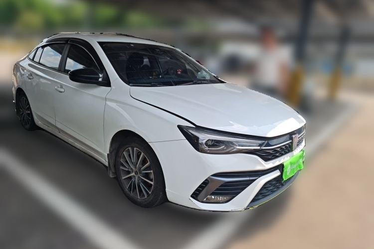 Used Roewe i5 2021 1.5L Manual Platinum Edition Front Right 45 Deg