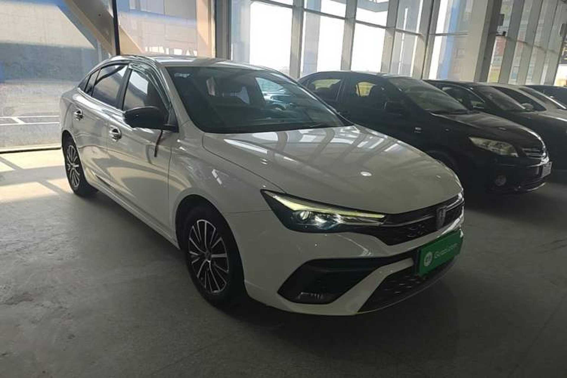 Used Roewe i5 2021 1.5L CVT Diamond Edition Front Right 45 Deg