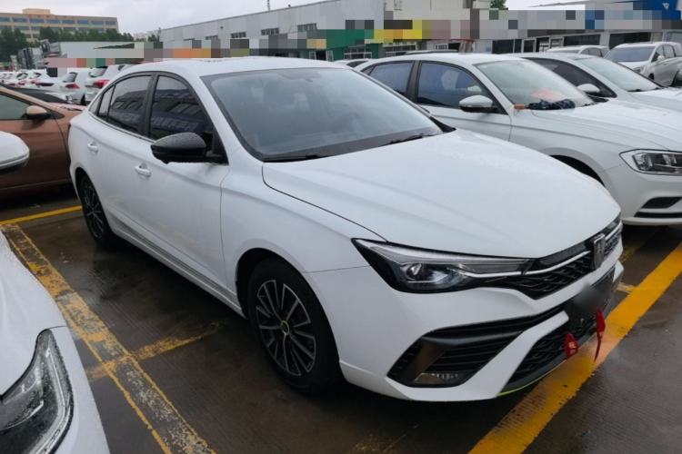 Used Roewe i5 2021 1.5L CVT Diamond Edition Front Right 45 Deg