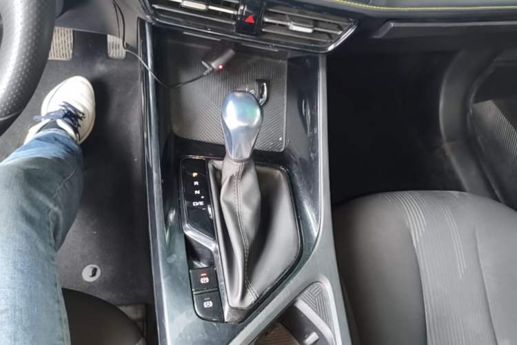 Used Roewe i5 2021 1.5L CVT Platinum Edition Gear Lever