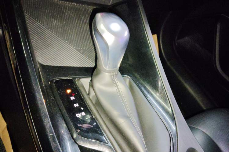 Used Roewe i5 2021 Revised 1.5L CVT Starry Edition Gear Lever