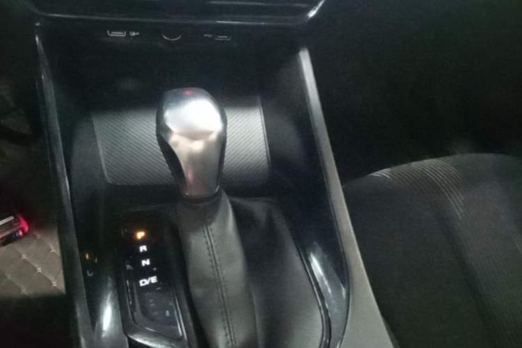 Used Roewe i5 2021 1.5L CVT Platinum Edition Gear Lever