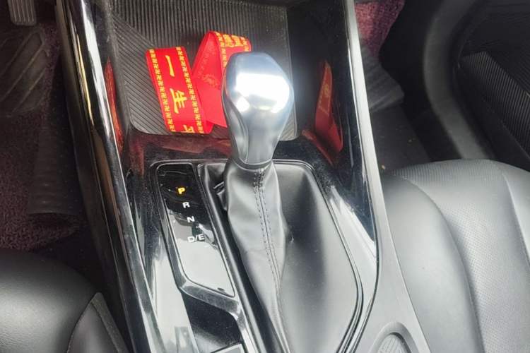 Used Roewe i5 2021 Revised Version 1.5L CVT Diamond Edition Gear Lever