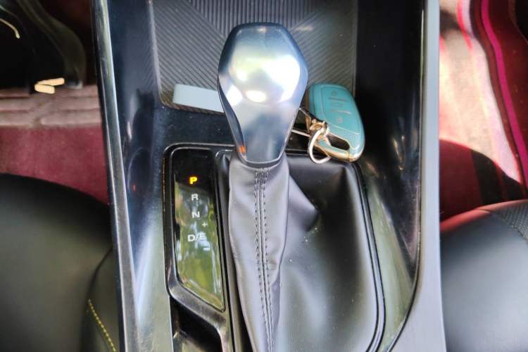 Used Roewe i5 2021 1.5L CVT Diamond Edition Gear Lever