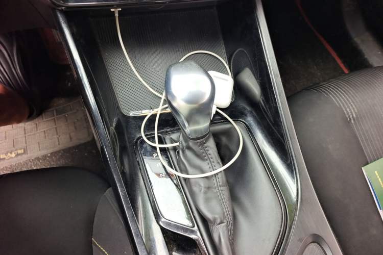 Used Roewe i5 2021 1.5L CVT Platinum Edition Gear Lever