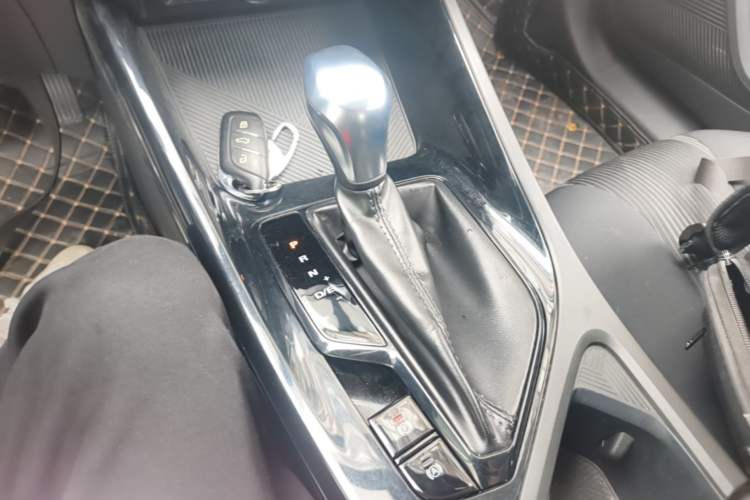 Used Roewe i5 2021 1.5L CVT Platinum Edition Gear Lever