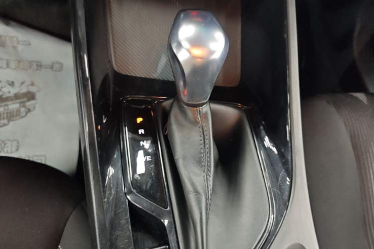 Used Roewe i5 2021 1.5L CVT Platinum Edition Gear Lever