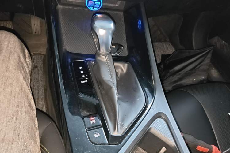 Used Roewe i5 2021 1.5L CVT Diamond Edition Gear Lever