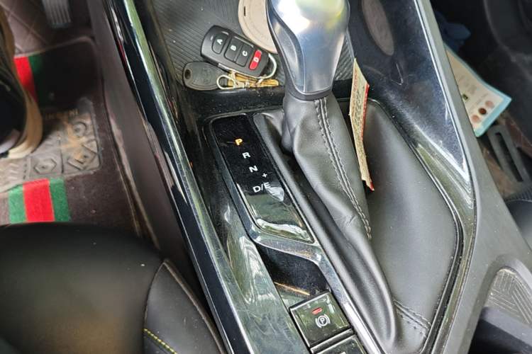 Used Roewe i5 2021 1.5L CVT Diamond Edition Gear Lever