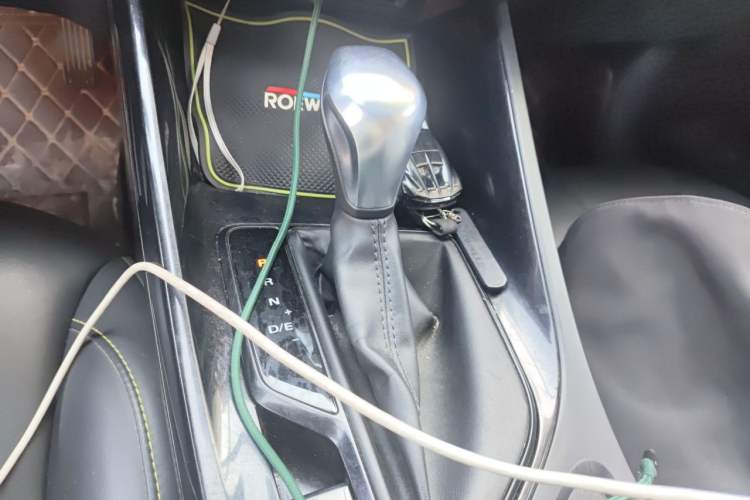 Used Roewe i5 2021 1.5L CVT Assurance Edition Gear Lever