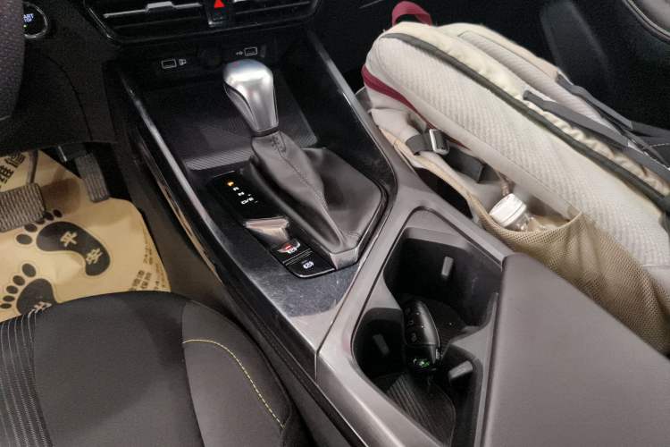 Used Roewe i5 2021 1.5L CVT Platinum Edition Gear Lever