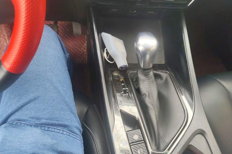Used Roewe i5 2021 1.5L CVT Starry Edition Gear Lever
