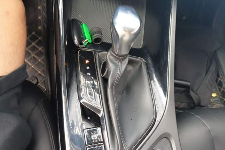 Used Roewe i5 2021 1.5L CVT Platinum Edition Gear Lever