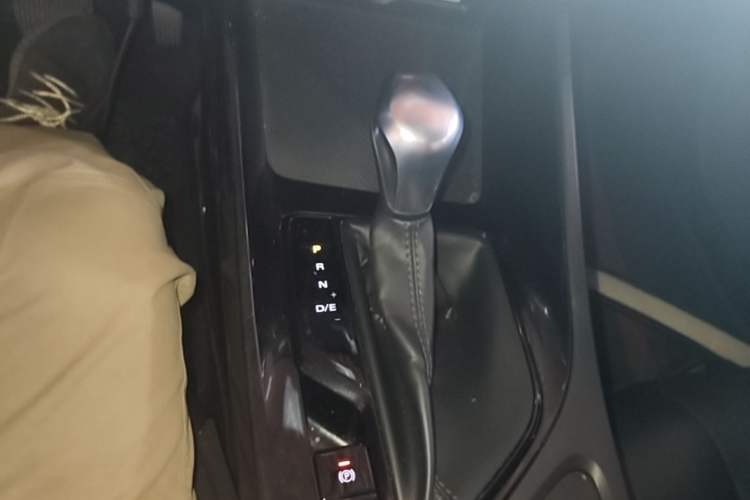 Used Roewe i5 2021 1.5L CVT Diamond Edition Gear Lever