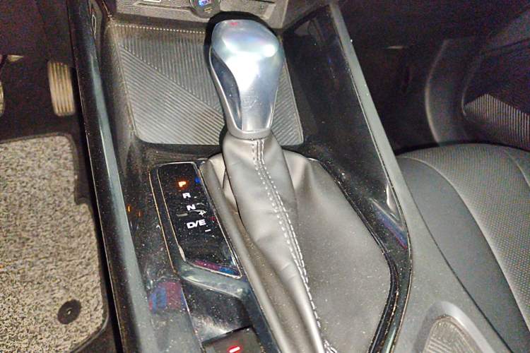 Used Roewe i5 2021 Revised Version 1.5L CVT Diamond Edition Gear Lever