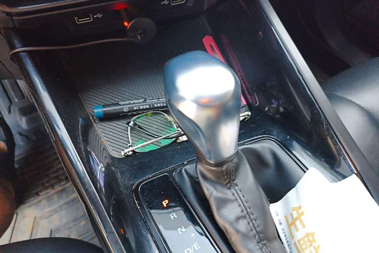 Used Roewe i5 2021 1.5L CVT Diamond Edition Gear Lever