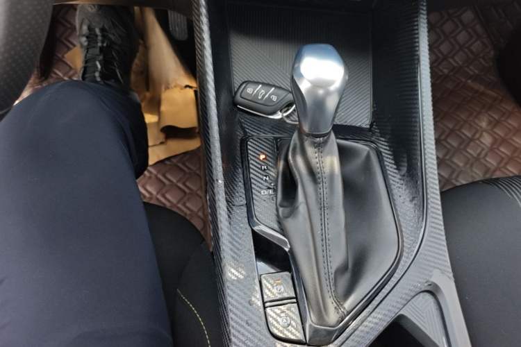 Used Roewe i5 2021 1.5L CVT Platinum Edition Gear Lever