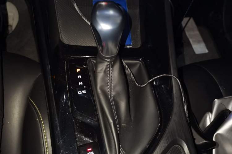 Used Roewe i5 2021 1.5L CVT Starry Edition Gear Lever
