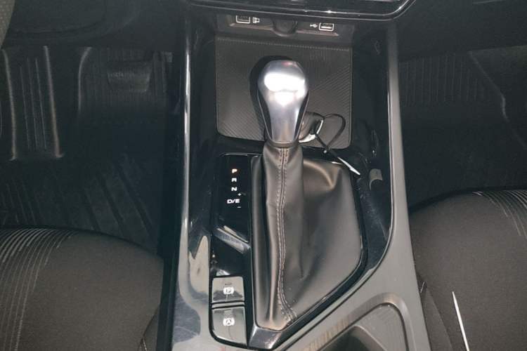 Used Roewe i5 2021 1.5L CVT Platinum Edition Gear Lever