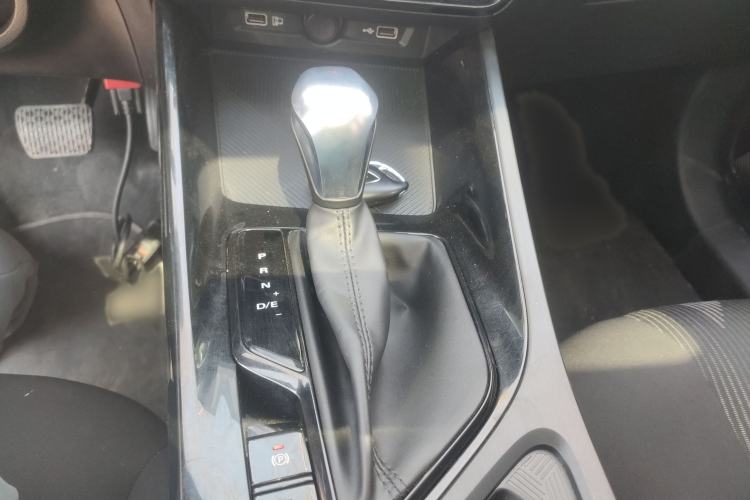 Used Roewe i5 2021 1.5L CVT Platinum Edition Gear Lever