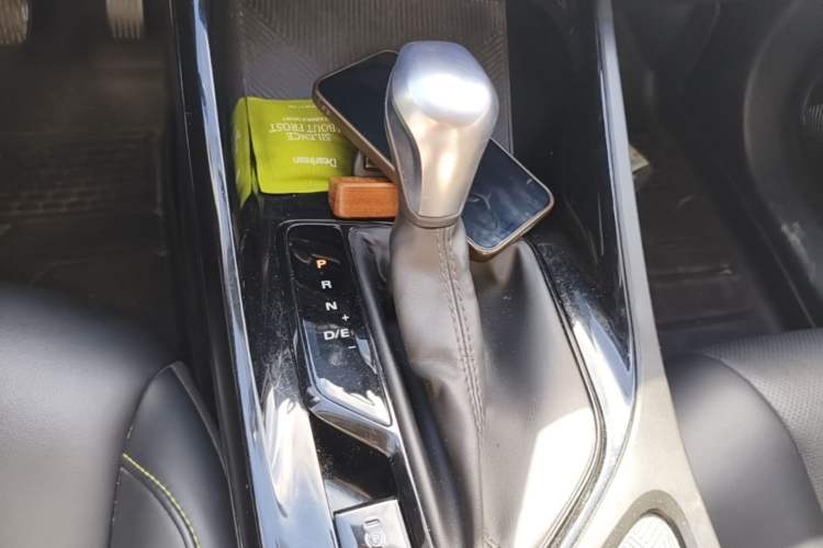 Used Roewe i5 2021 1.5L CVT Diamond Edition Gear Lever