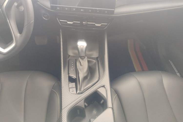 Used Roewe i5 2021 Revised Version 1.5L CVT Diamond Edition Gear Lever
