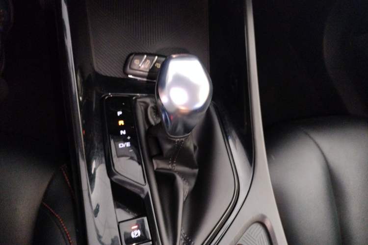 Used Roewe i5 2021 1.5L CVT Platinum Edition Gear Lever