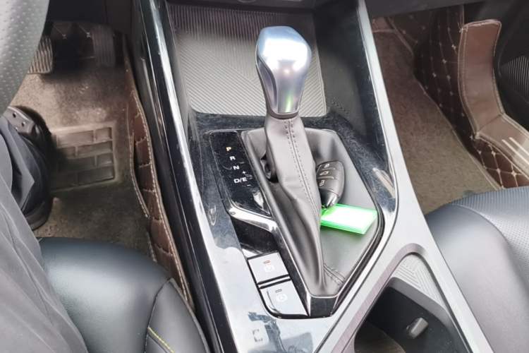 Used Roewe i5 2021 1.5L CVT Diamond Edition Gear Lever