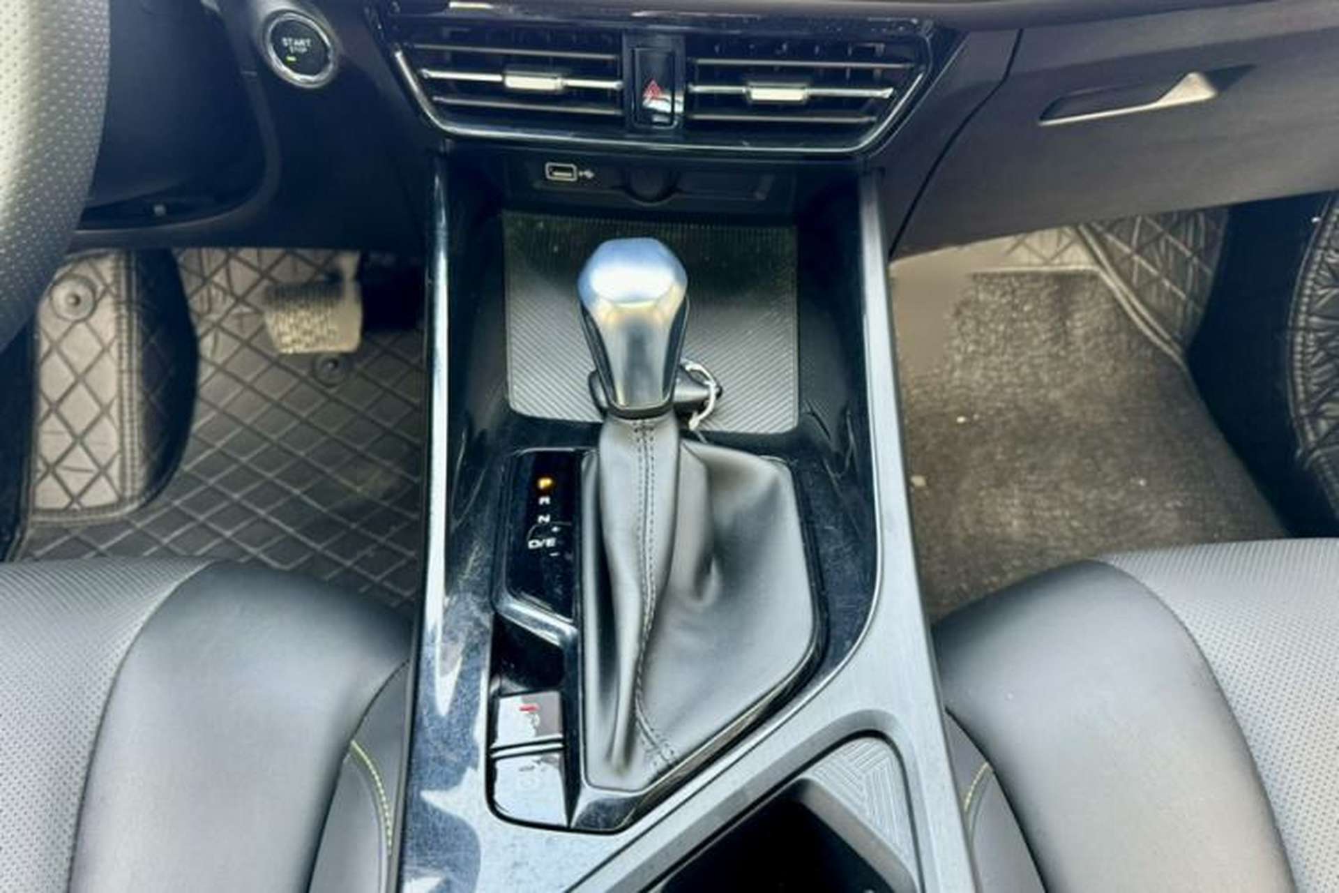 Used Roewe i5 2021 Revised Version 1.5L CVT Diamond Edition Gear Lever