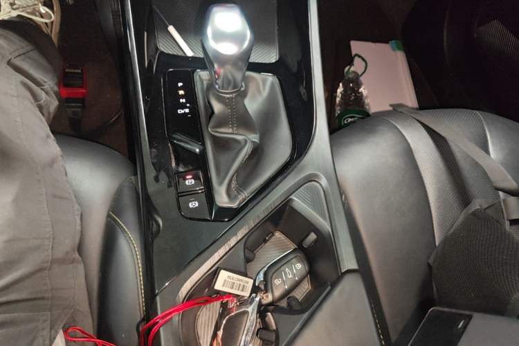 Used Roewe i5 2021 Revised Version 1.5L CVT Diamond Edition Gear Lever