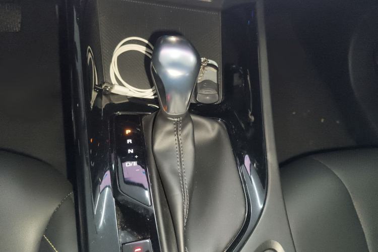 Used Roewe i5 2021 Revised Version 1.5L CVT Diamond Edition Gear Lever