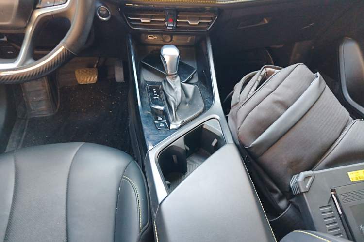 Used Roewe i5 2021 1.5L CVT Assurance Edition Gear Lever